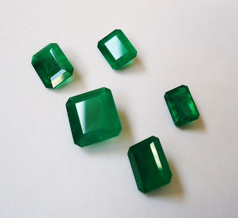 5_Emeralds_from_Colombia